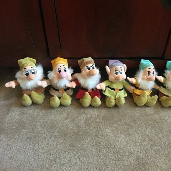 Disney Seven Dwarfs 7" Plush + 10" Dopey Plush in O Plastic Case Ltd Diamond Ed. - Picture 2 of 16